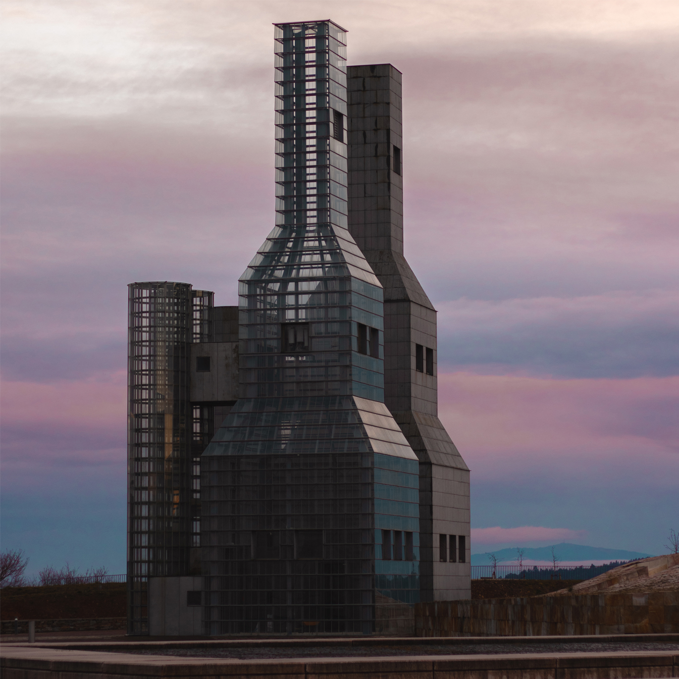 Foto Torres con Forma de Botella
